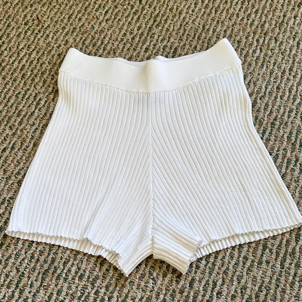 Carbon38 Women's White Ribbed Knit Shorts